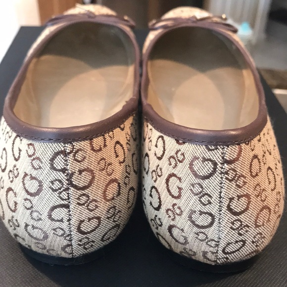 Women’s Guess Flats - Picture 3 of 3
